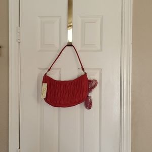 Red shoulder purse w/crossbody strap